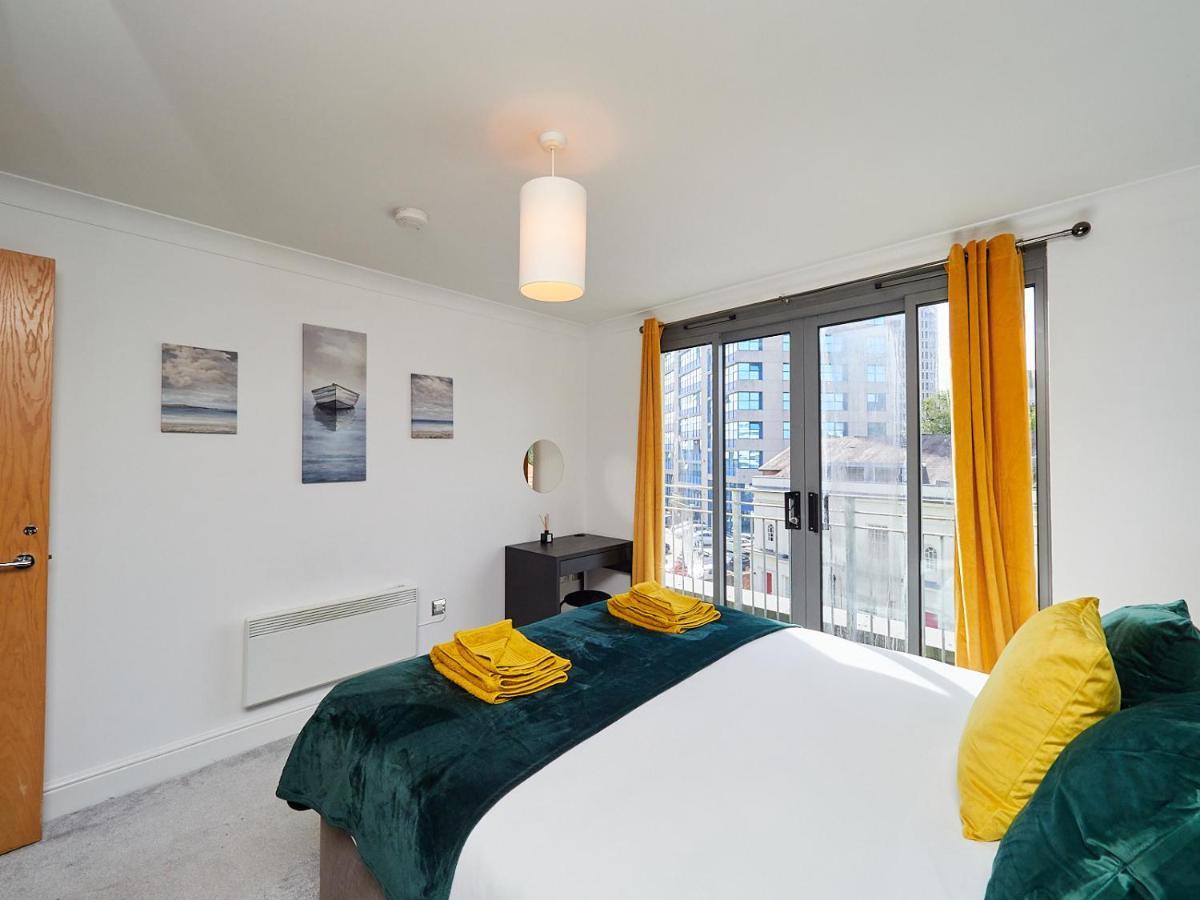 Emerald Suite: Two-story Duplex In Centre Apartment Birmingham